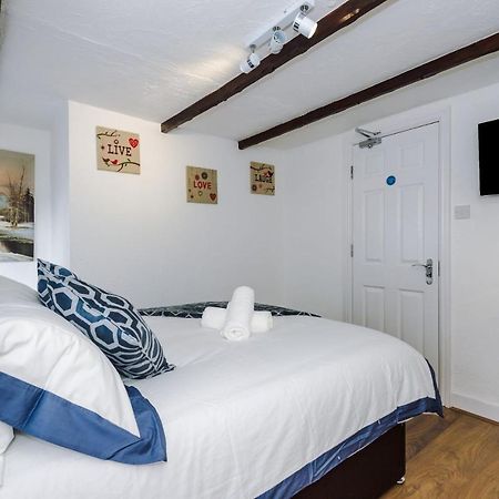 Sunshine Cottage By Happy Sunshine Stay Golborne Exterior foto