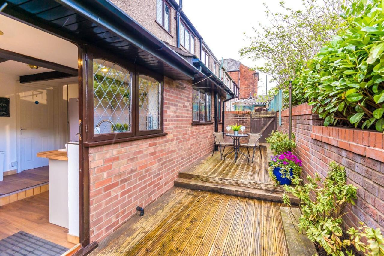 Sunshine Cottage By Happy Sunshine Stay Golborne Exterior foto