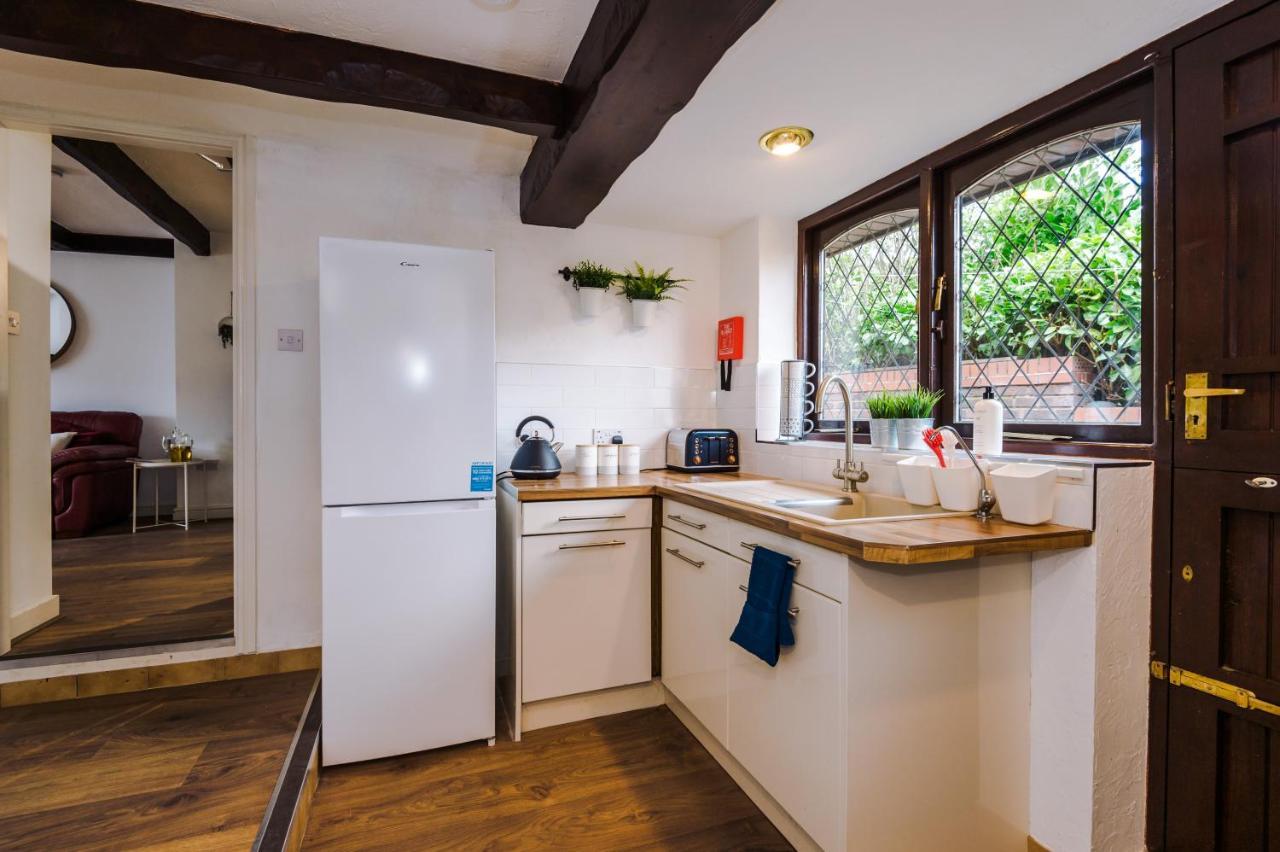 Sunshine Cottage By Happy Sunshine Stay Golborne Exterior foto